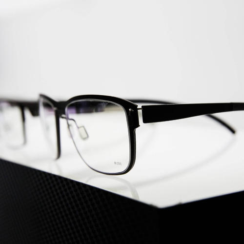 Quadro - black wall eyeglasses shelf with integrated white LED