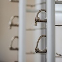 FS display, 1-sided fixed plate with lockable rods