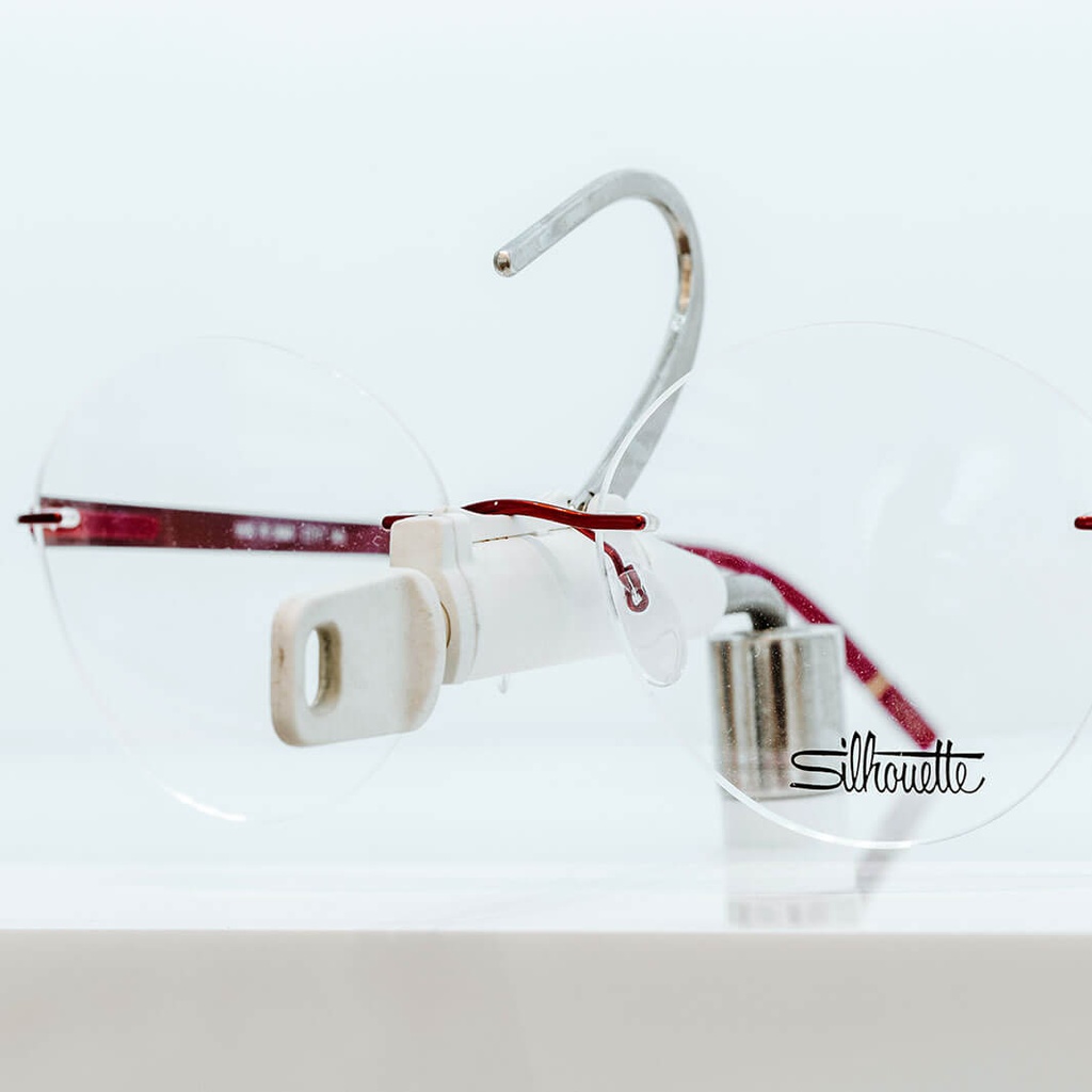 Stripe Single Lock LED shelf, magnetic bottom, 200x200x50 mm