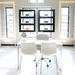 Sky Line display, plate with 3 transparent shelves, acrylic, 900x1600-4500 mm