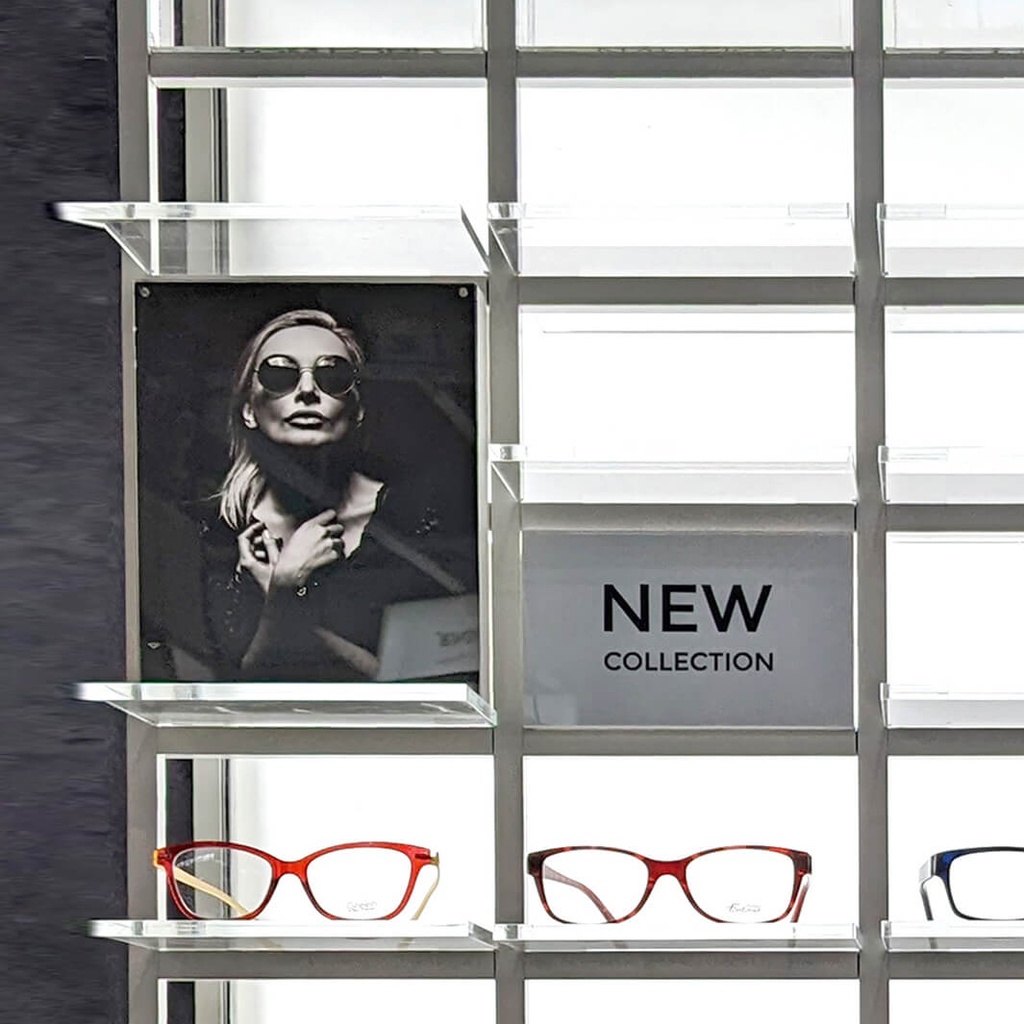 Mosaic advertising, magnetic plate