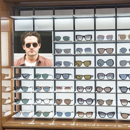 Mosaic LED advertising, magnetic plate