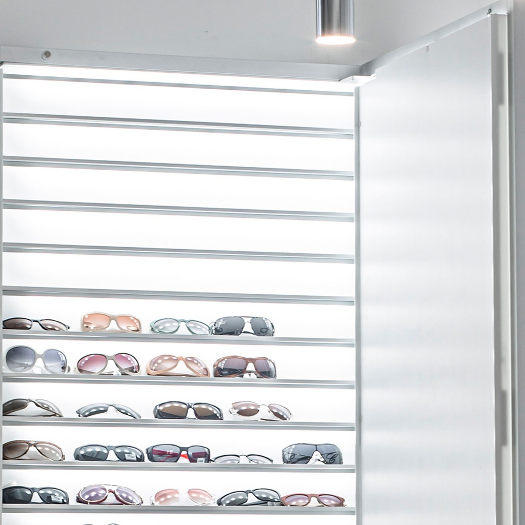 + D1 Dual back storage system, 15 shelves