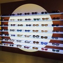 Aura R wall display, white circle, 7 LED shelves, magnetic, 1800x1500x280 mm