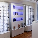 Showcase with 3 shelves