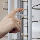 FS display, rotating plate with lockable rods